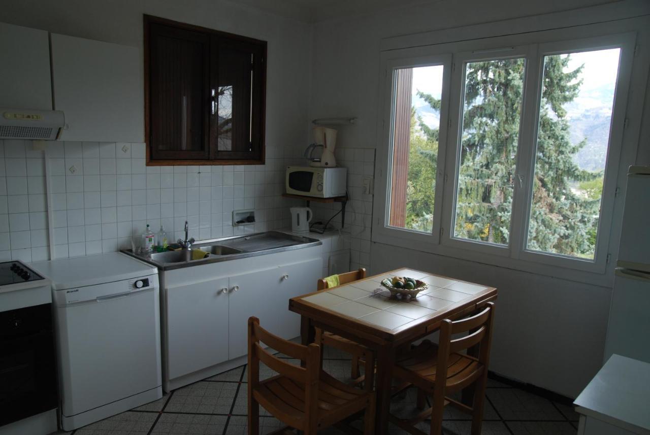 Spacious Home At The Heart Of 圣伊米耶 外观 照片